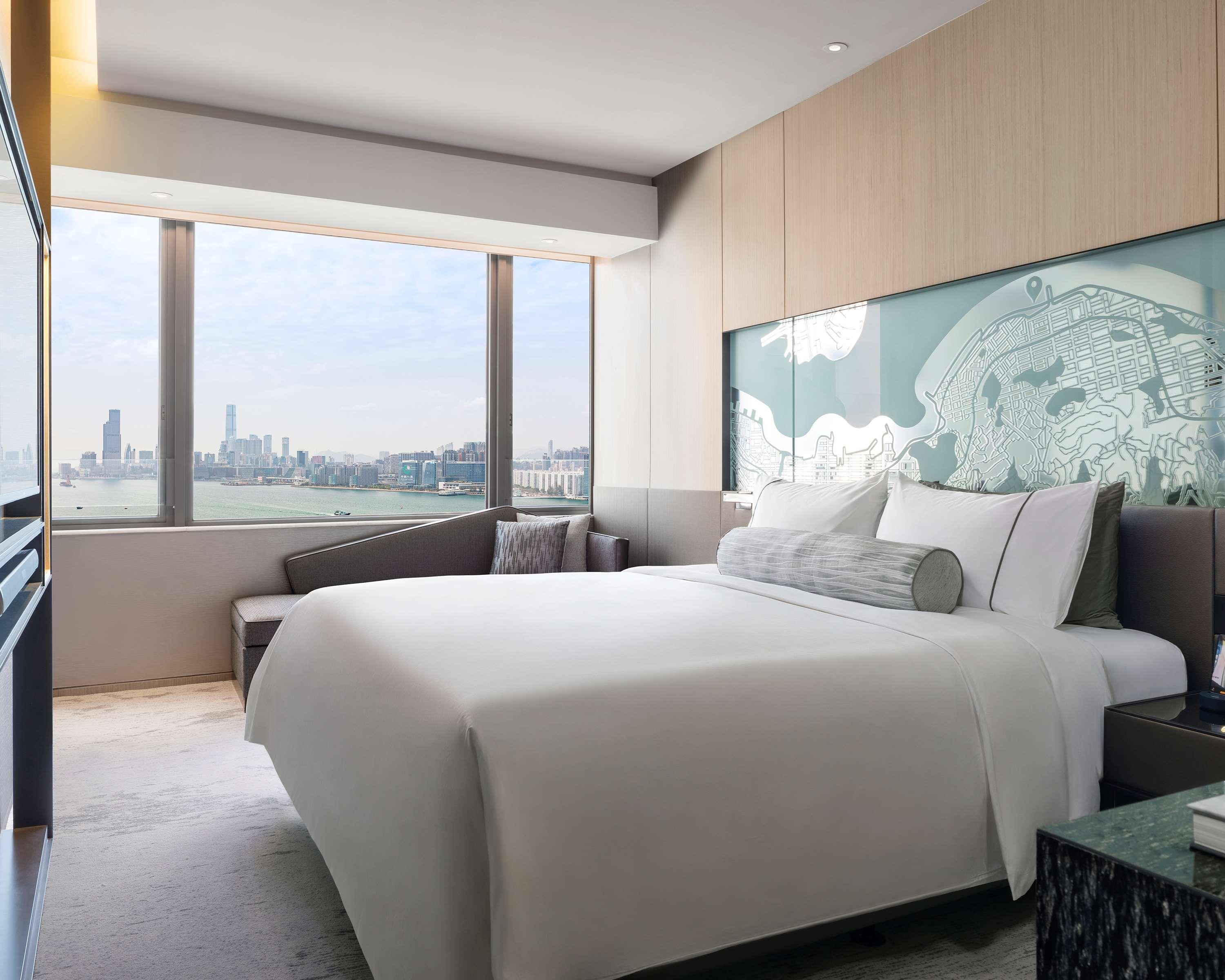 Hyatt Centric Victoria Harbour Hotel Хонконг Екстериор снимка