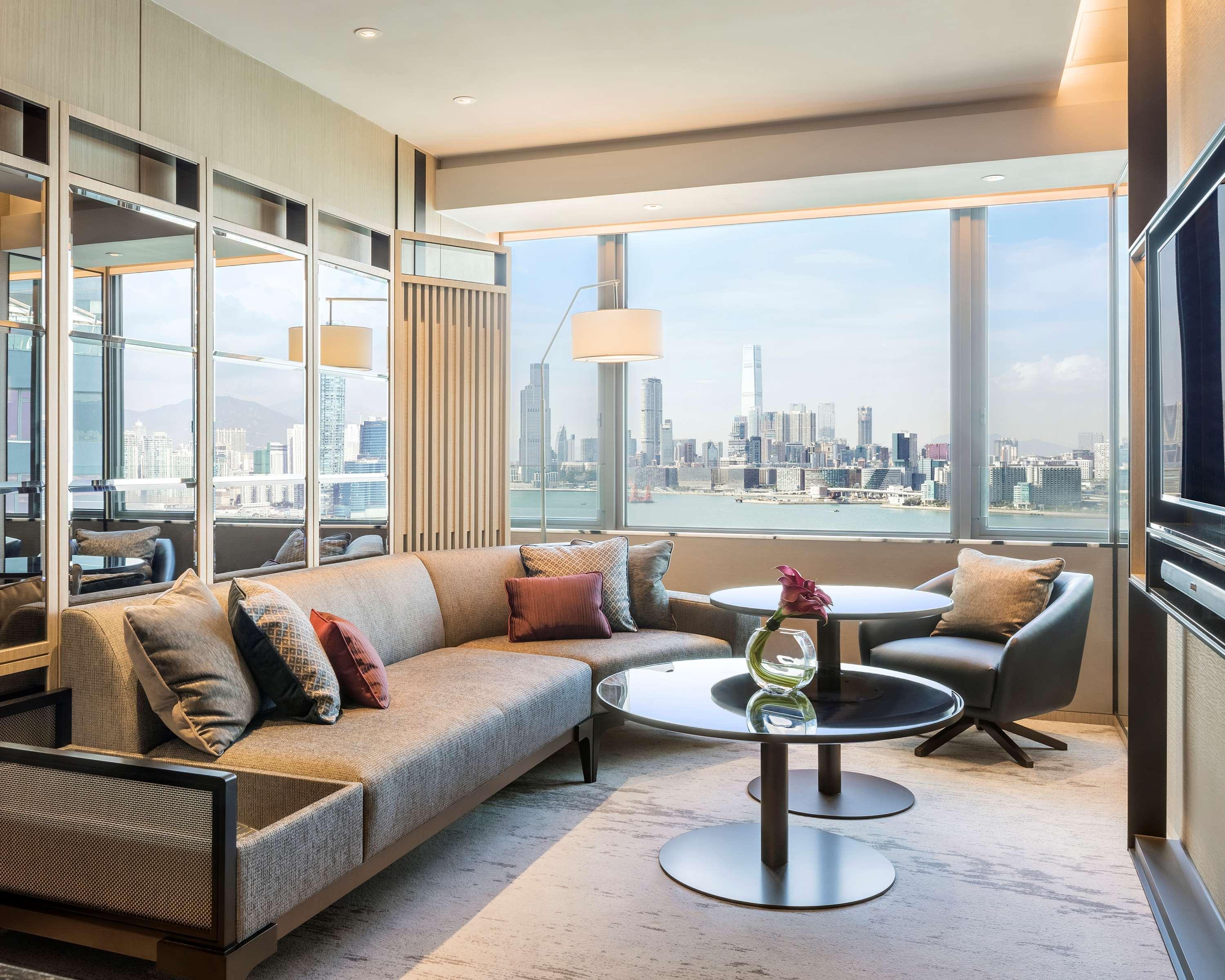 Hyatt Centric Victoria Harbour Hotel Хонконг Екстериор снимка