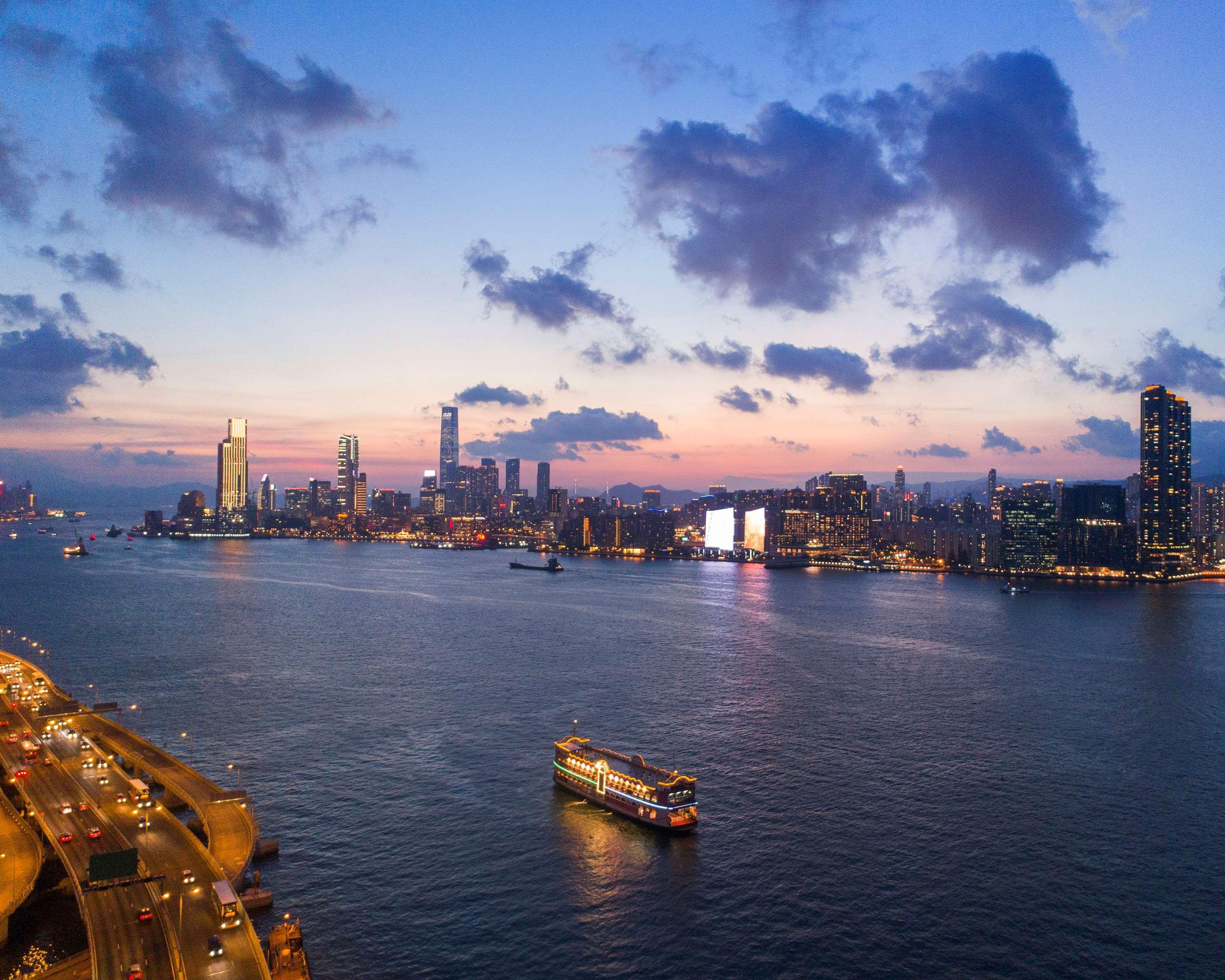 Hyatt Centric Victoria Harbour Hotel Хонконг Екстериор снимка