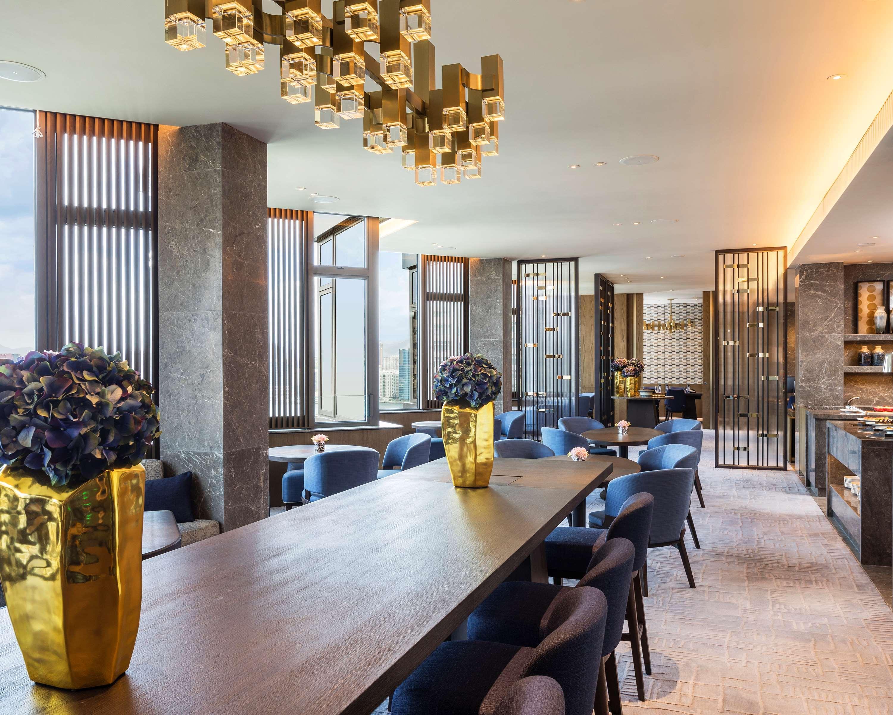 Hyatt Centric Victoria Harbour Hotel Хонконг Екстериор снимка