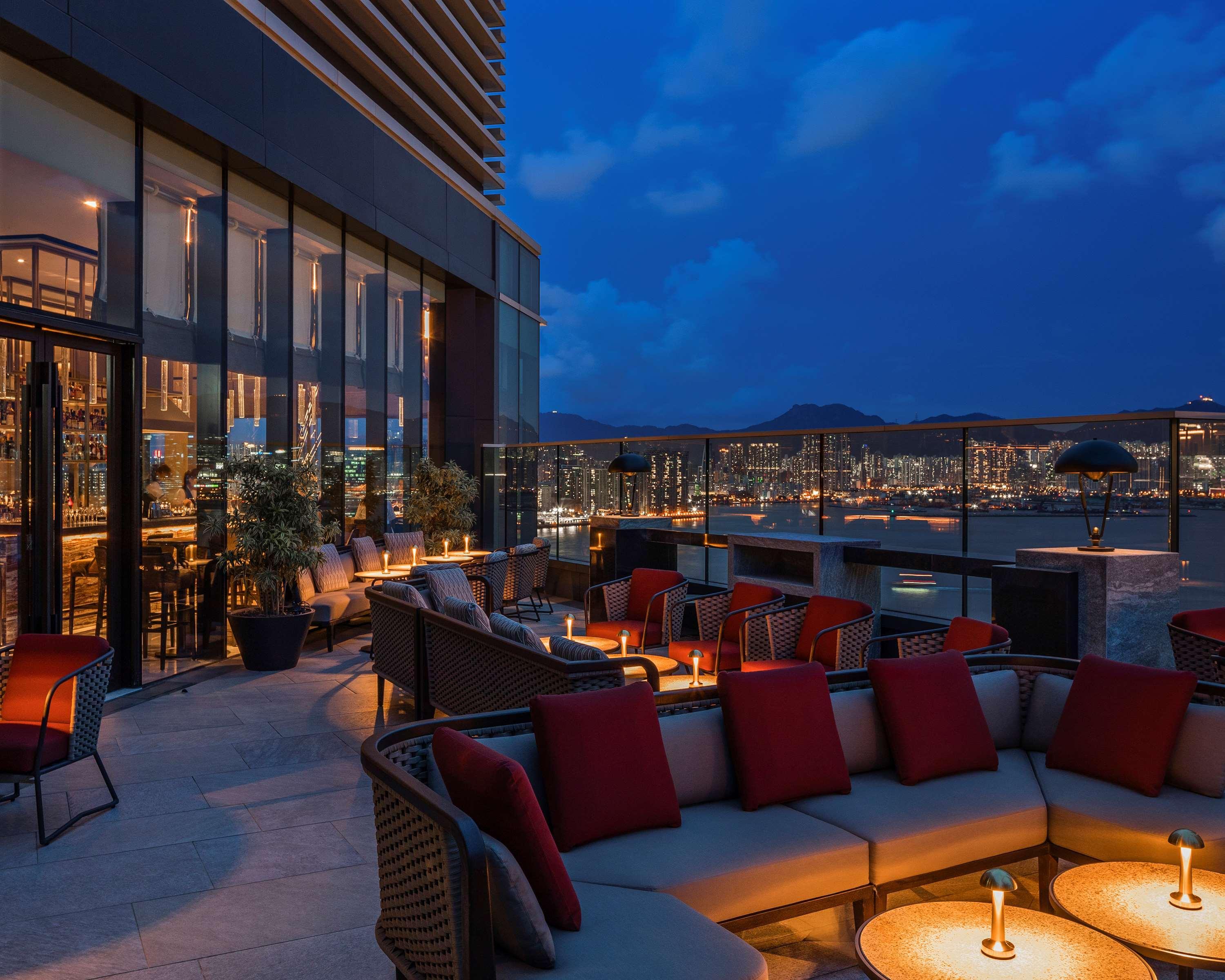 Hyatt Centric Victoria Harbour Hotel Хонконг Екстериор снимка