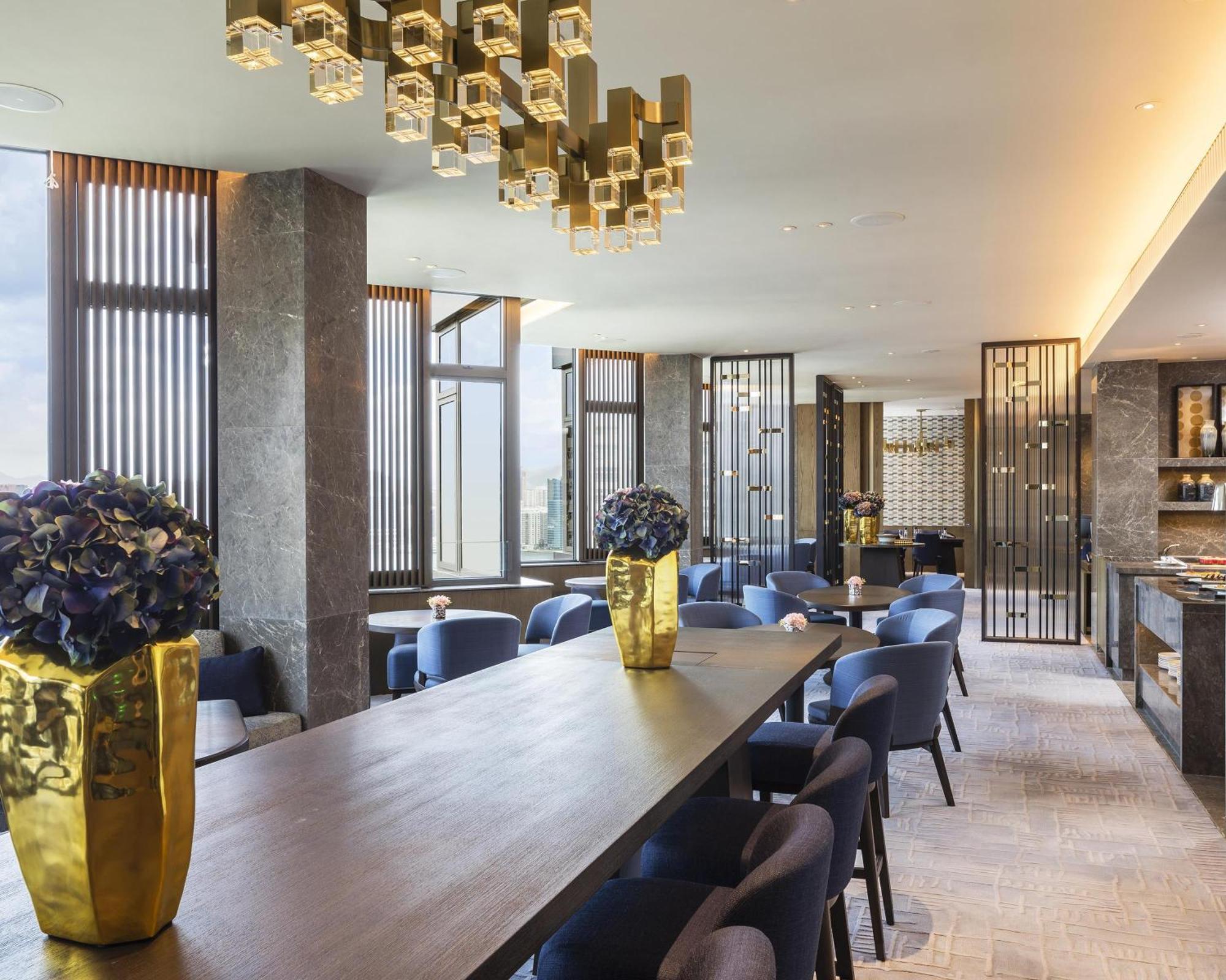 Hyatt Centric Victoria Harbour Hotel Хонконг Екстериор снимка