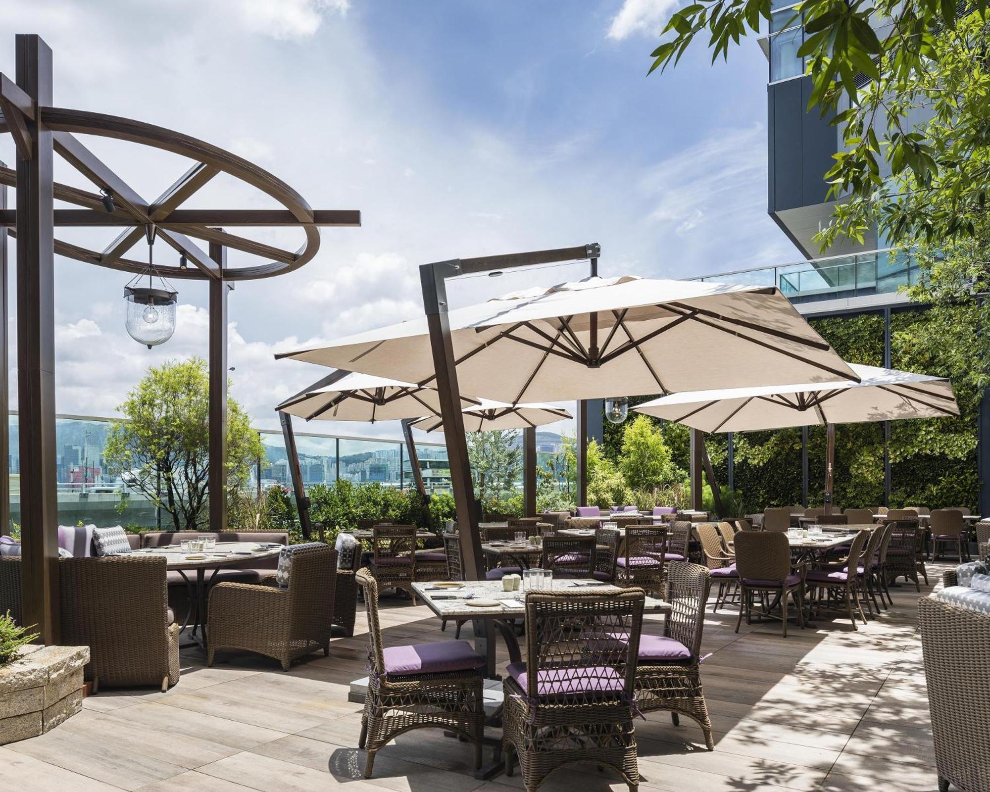 Hyatt Centric Victoria Harbour Hotel Хонконг Екстериор снимка