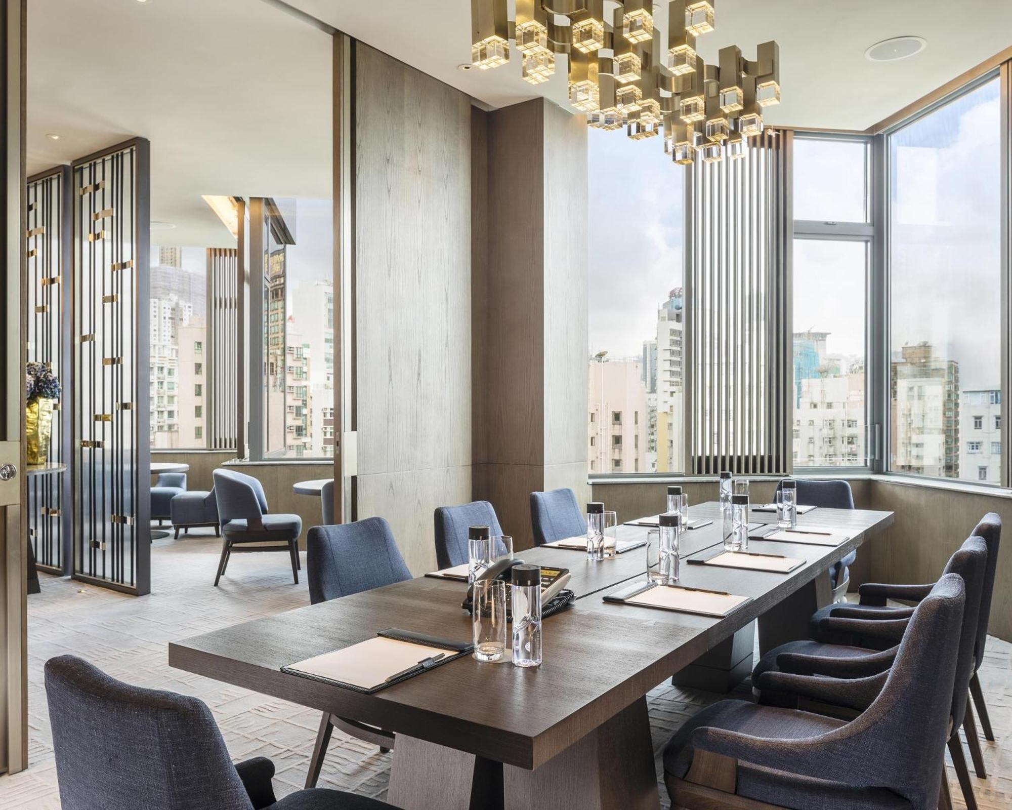 Hyatt Centric Victoria Harbour Hotel Хонконг Екстериор снимка