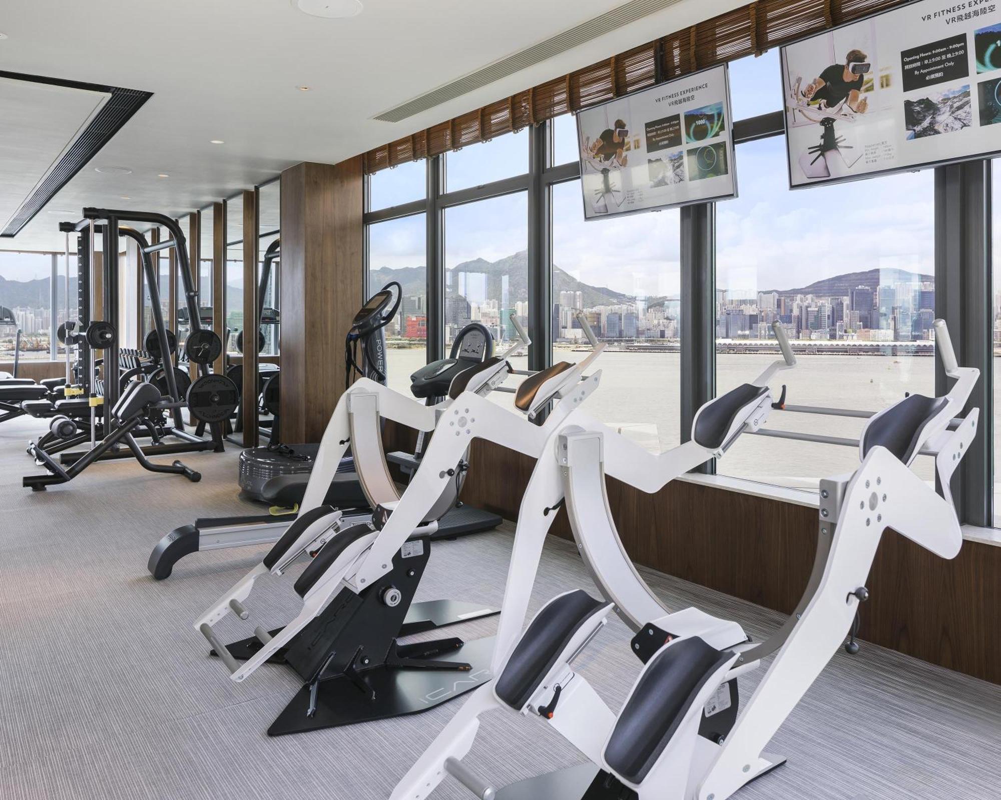 Hyatt Centric Victoria Harbour Hotel Хонконг Екстериор снимка