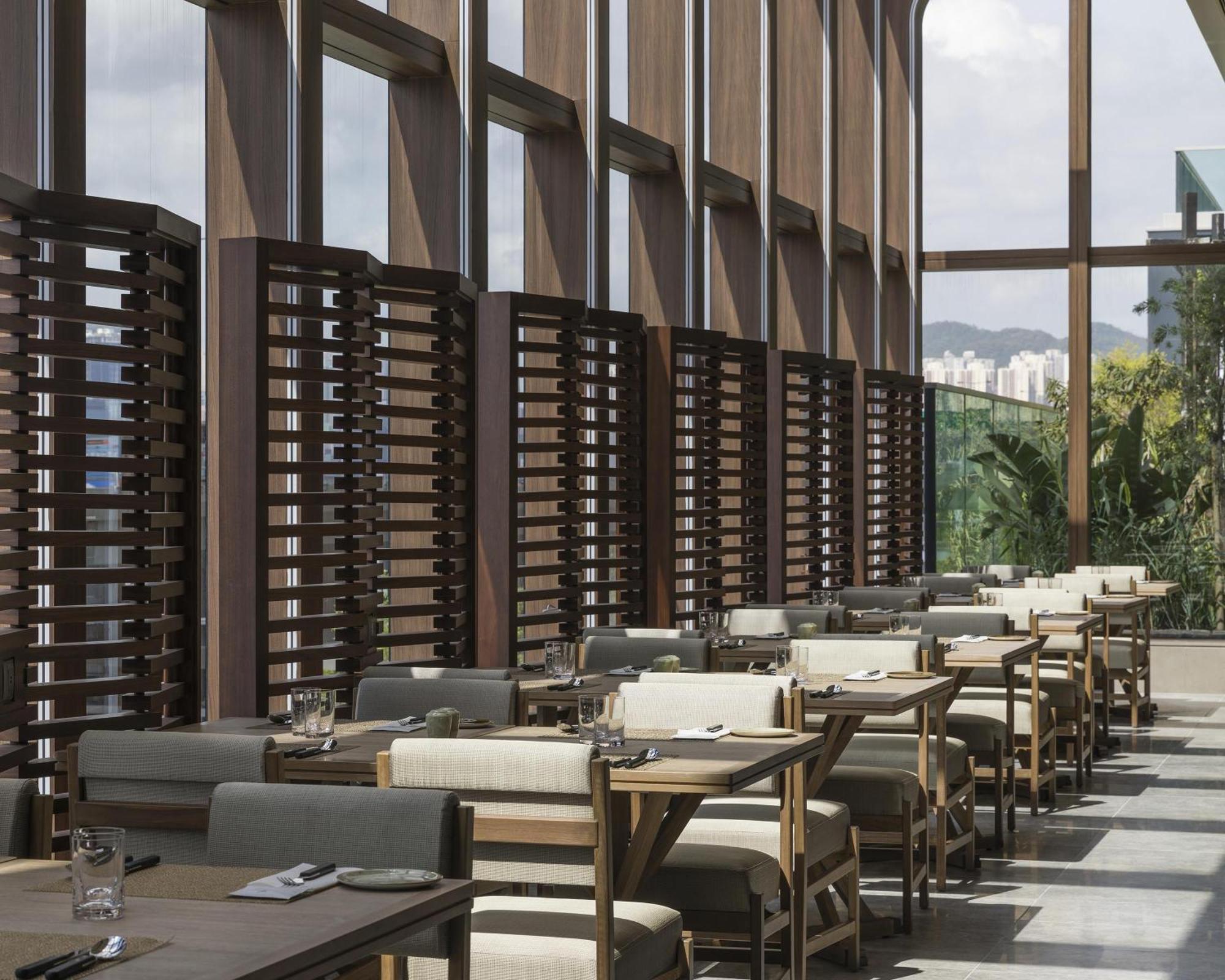 Hyatt Centric Victoria Harbour Hotel Хонконг Екстериор снимка