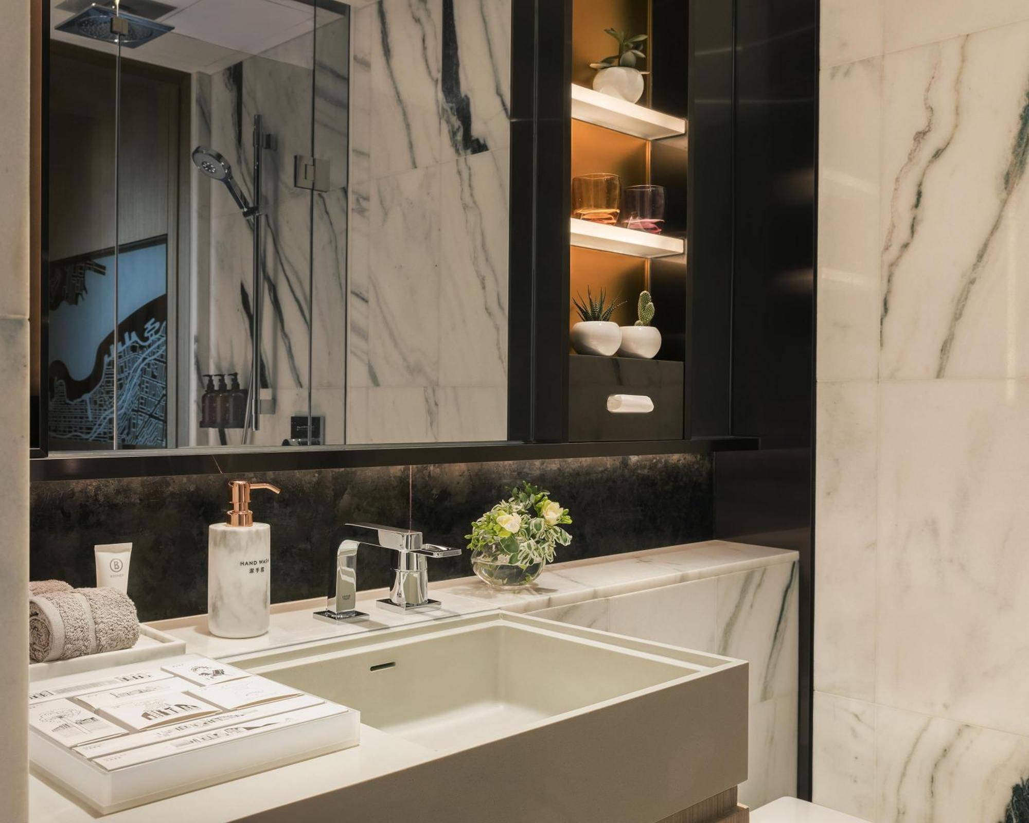 Hyatt Centric Victoria Harbour Hotel Хонконг Екстериор снимка