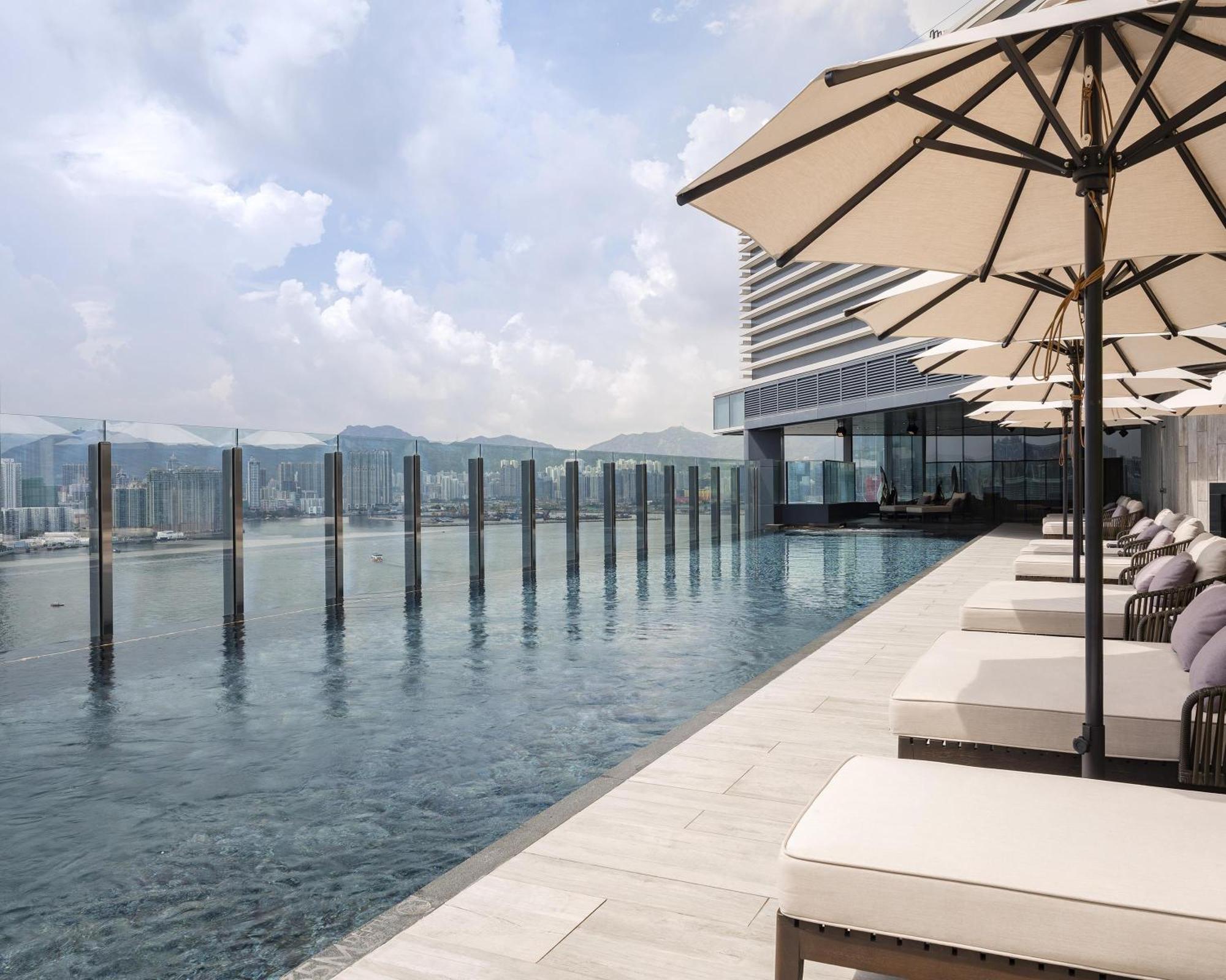 Hyatt Centric Victoria Harbour Hotel Хонконг Екстериор снимка