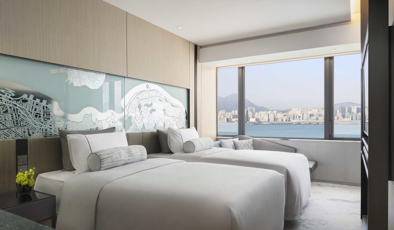 Hyatt Centric Victoria Harbour Hotel Хонконг Екстериор снимка